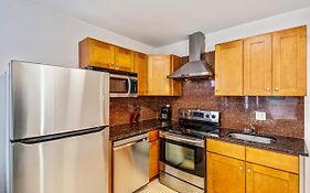 Stylish & Great Location Next To The Convention Center